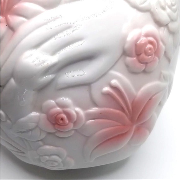 VTG Mothers & Baby Hands 3D Vase Planter Pink/White Floral 5" Taiwan FTD - Picture 7 of 17